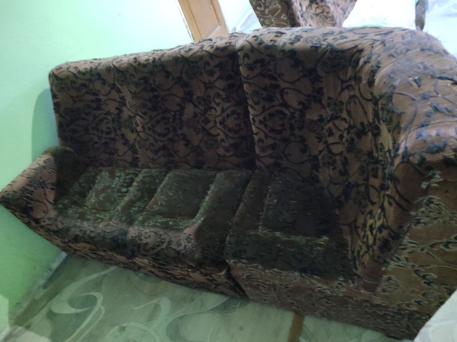 PS3 va PS4 Televizorlari va divanlari komplekt bilan sotilaladi.