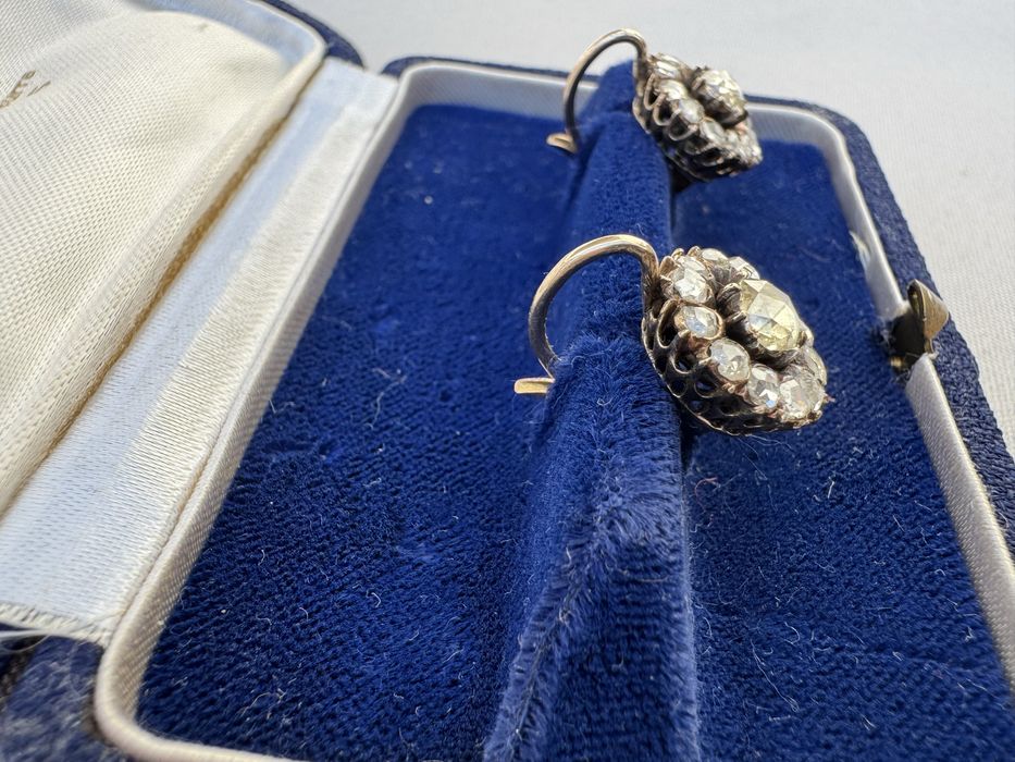 Cercei din aur si diamante rose