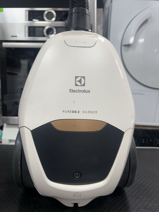 Прахосмукачка Electrolux Pure D8.2 Silence