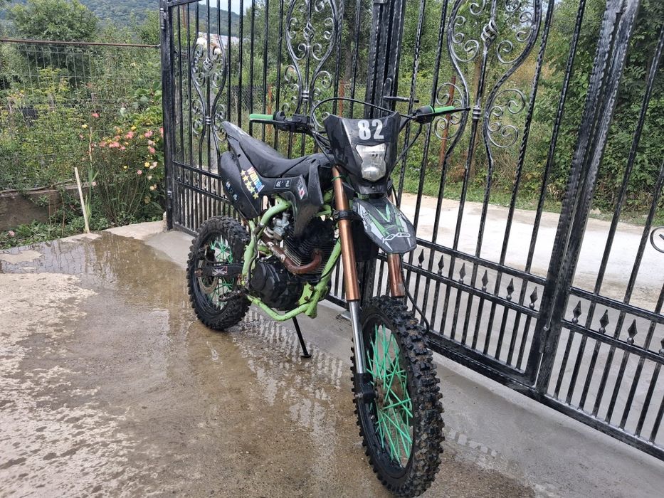Cross 150cc,cititi descrierea