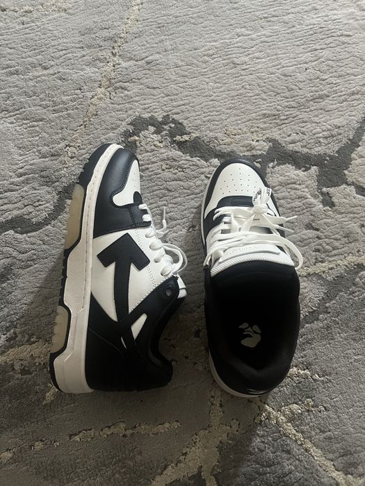Off white out of office black and white