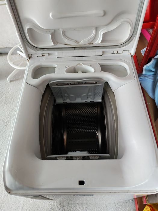 Пералня с горно зареждане Electrolux