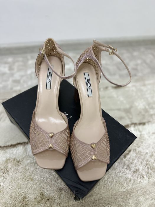 Босоножка туфли каблук