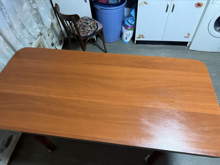 Продам кухонный стол