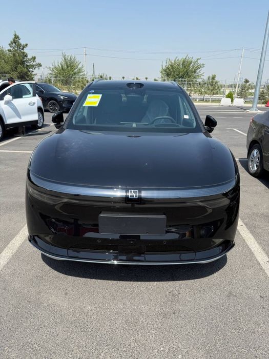 Zeekr 7x Пробег:3000 км Год:2024 Цвет:черный,максимальная комплектация