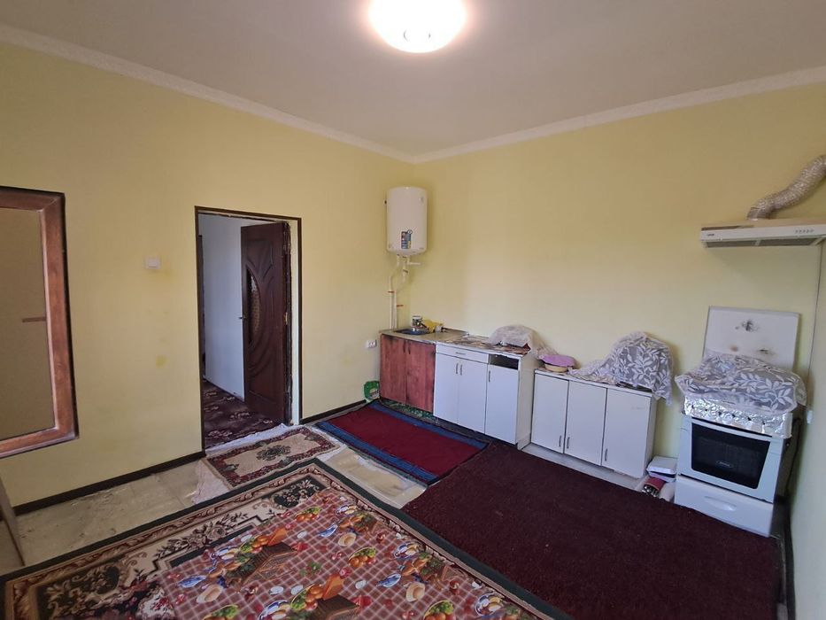 Zarafshon shahar 19 mikrorayonda 5sotixli hovli sotiladi