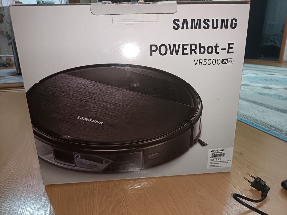 Робот пылсесо sumsung powerbot vr5000
