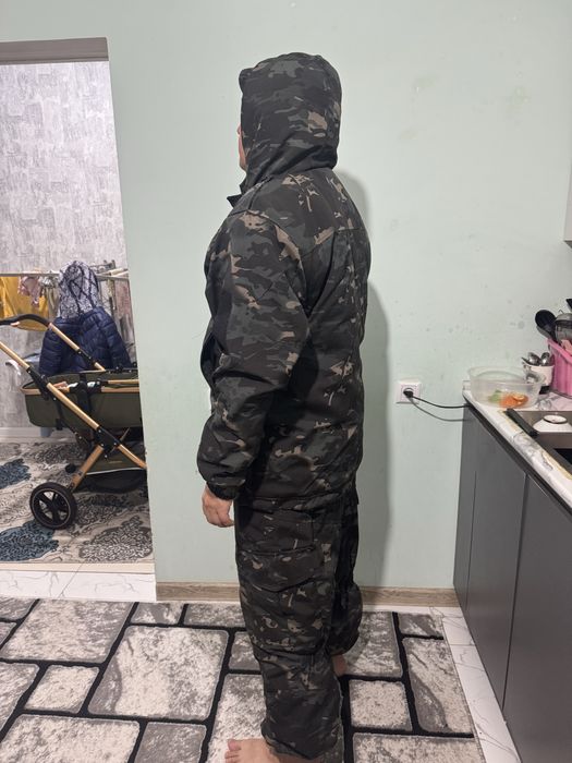 Voenniy kurtka satiladi