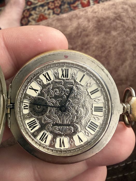 Продам ручные часы Молния