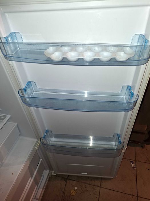 Продам холодильник бирюса