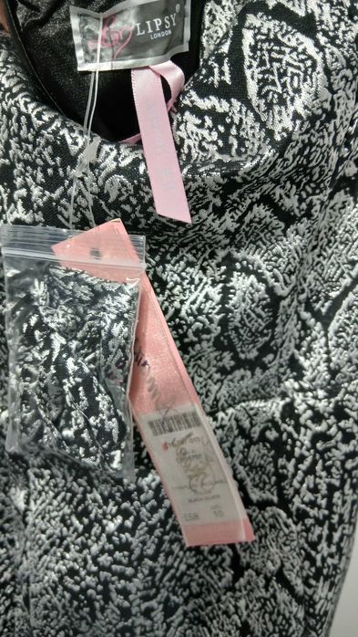 Lipsy London елегантна черно-сребърна жакардова рокля без презрамки