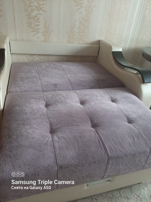 Продается диван для гостинной