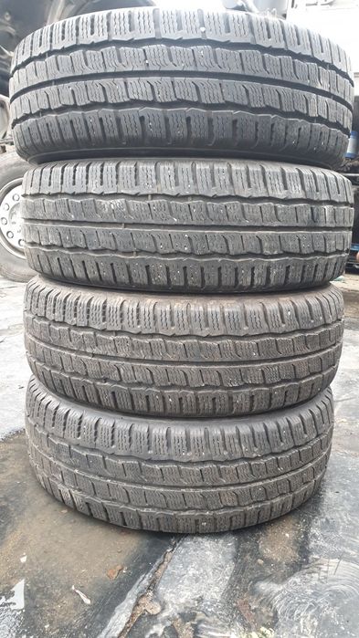2бр Гуми 215 65 16 С кумхо