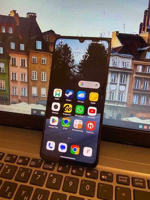 Телефон Vivo v2025
