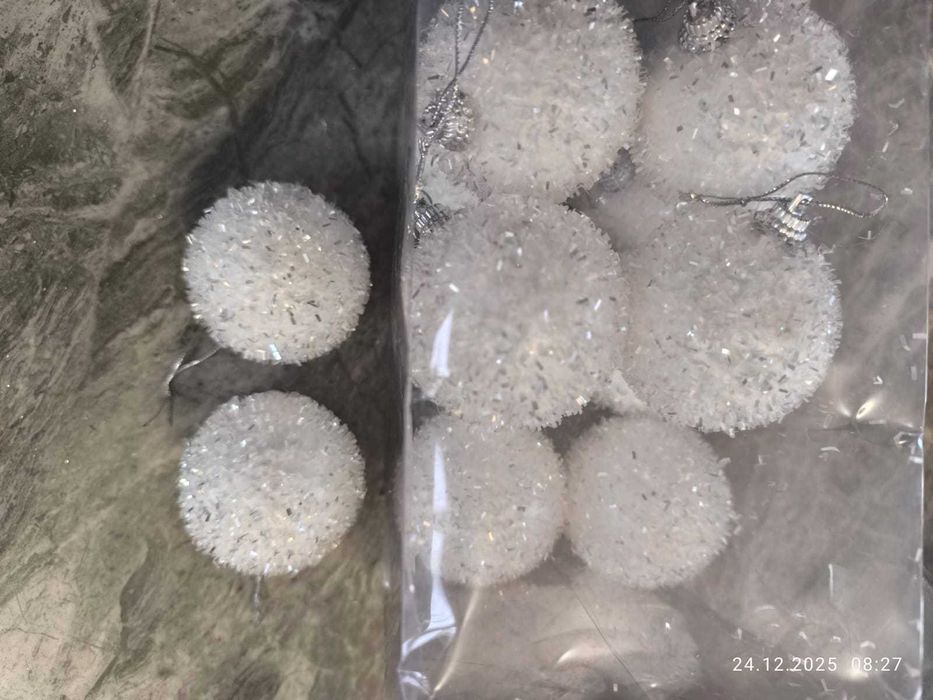 Новогодние игрушки