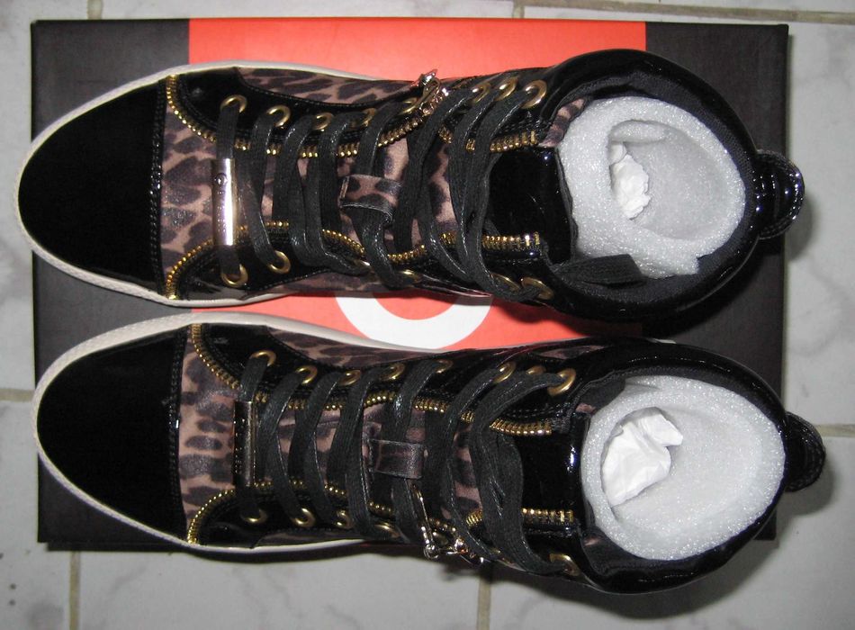 Guess уникално стилни оригинални кецове