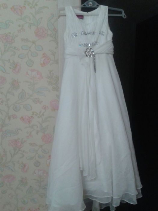 Продам платье для девочек.