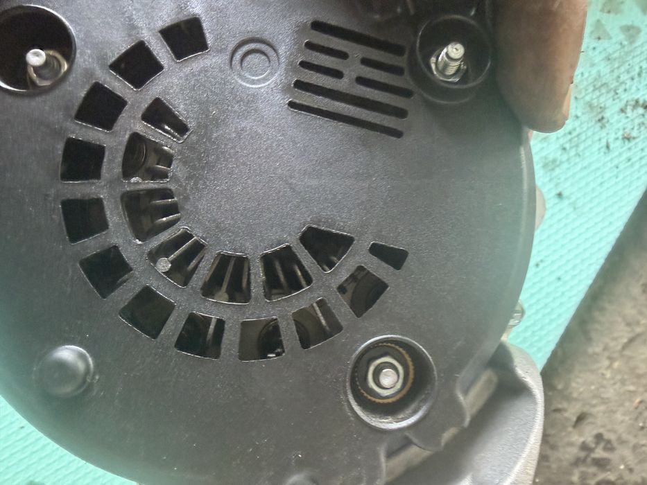 НОВ алтернатор бмв 320д 318д n47d20c