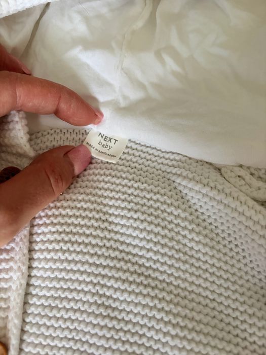 Продам детскую кофточку Next