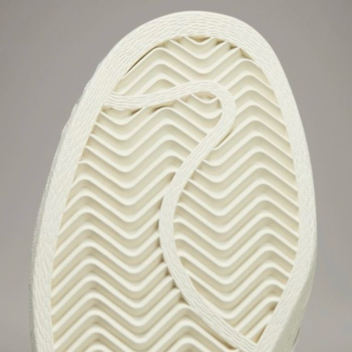 Новые кроссовки Y-3 Superstar