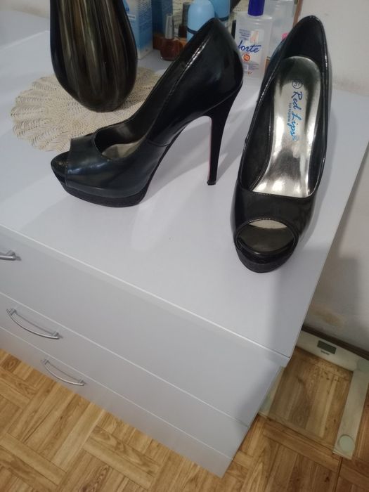 Дамски боти и ботуши