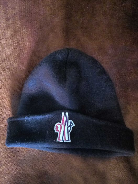 "Moncler" оригинална вълнена шапка