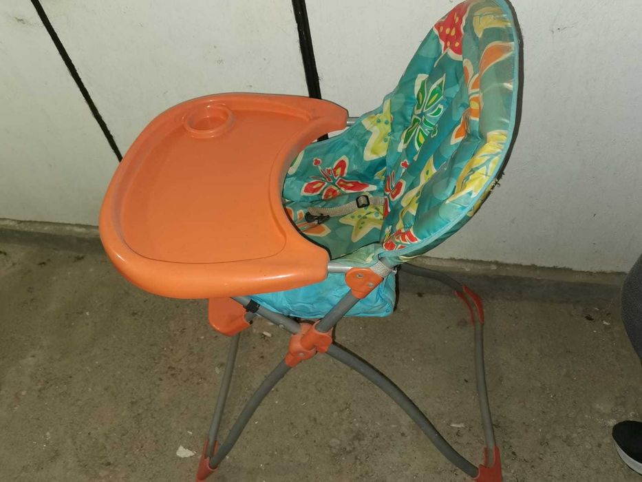 Scaun masa bebe primii pasi, in stare foarte buna.