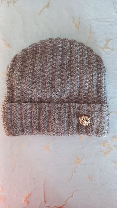 Продам зимние шапки