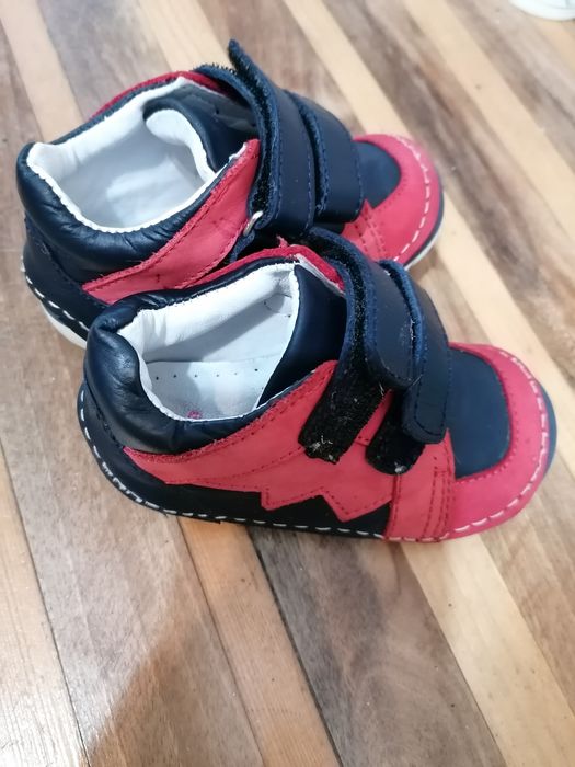 Pantofi de piele bebeluși