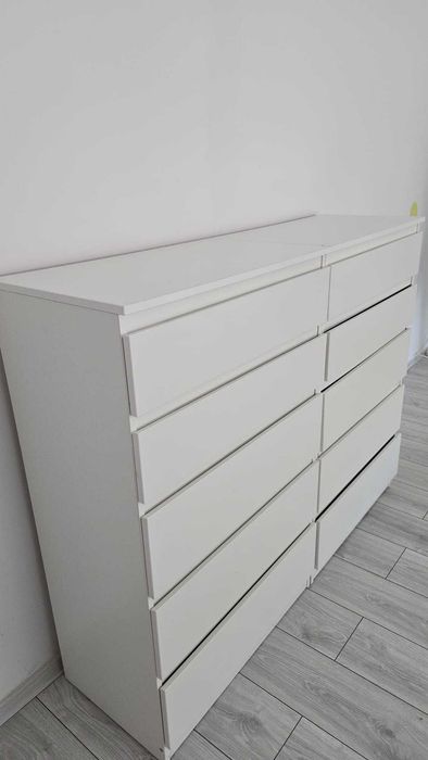 Comodă albă modernă cu 8 sertare – foarte spațioasă