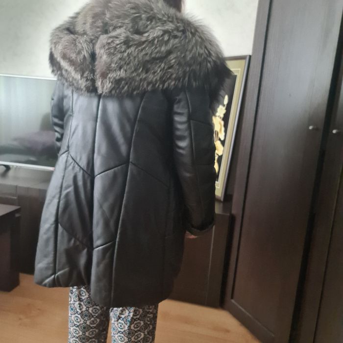 Продам женскую куртку