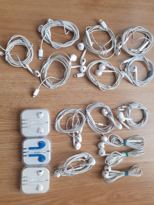 Casti Iphone diferite modele