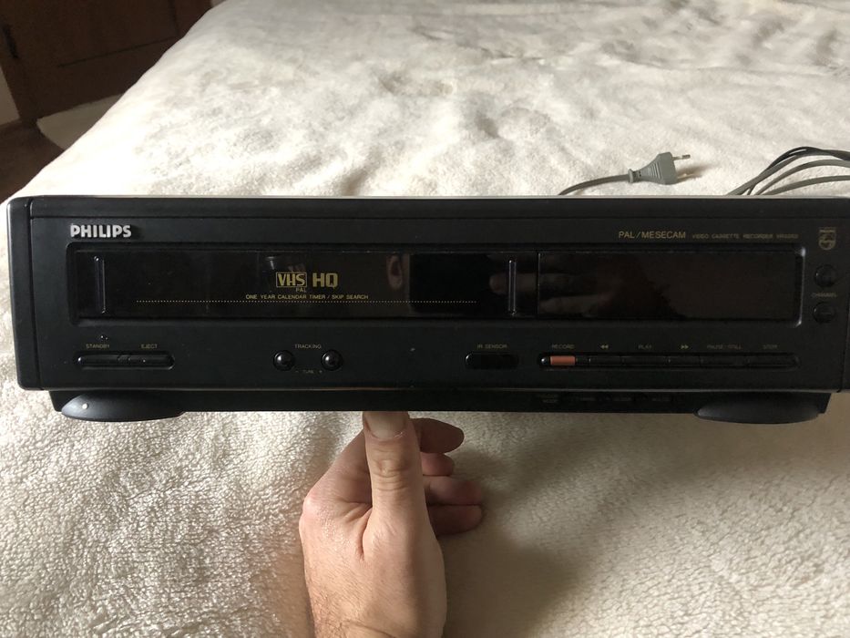 Видео рекордер Philips с лот видеокасети