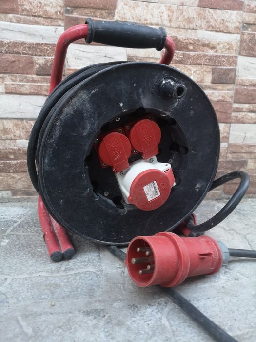 Удължи тел за 380V/220 20 метра 3гнезда