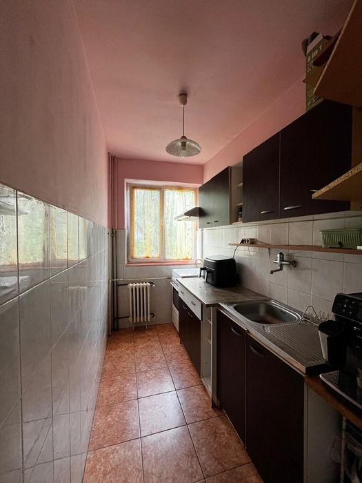 Vand apartament cu 3 camere
