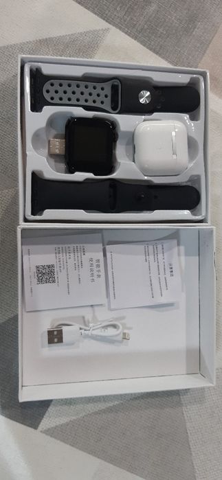 Смарт часовник със безжични слушалки