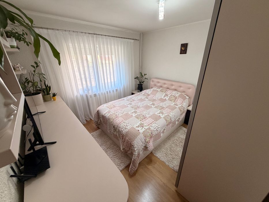 Vând Apartament 3 camere