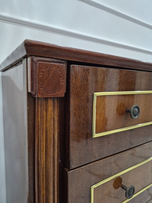 Не большой комод Румыния