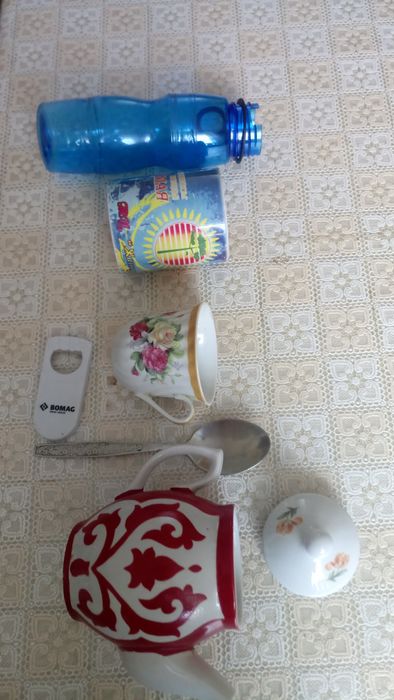 простыни навалочки пододеяльники  посуда