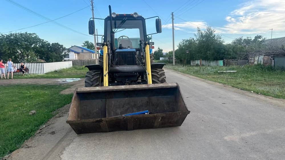 Продам МТЗ БЕЛАРУС трактор с куном