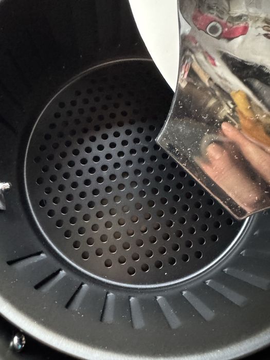 Friteuza air fryer ardes noua cu defect din fabricatie nu porneste