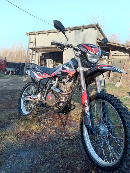 Продам мотоцикл 250 кубов