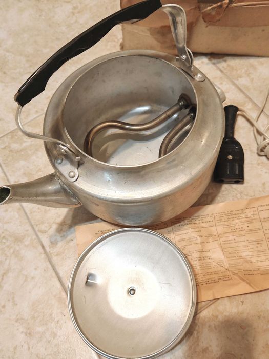 Чисто Нов Много Качествен Руски Соц СССР Електрически Чайник 1980те г