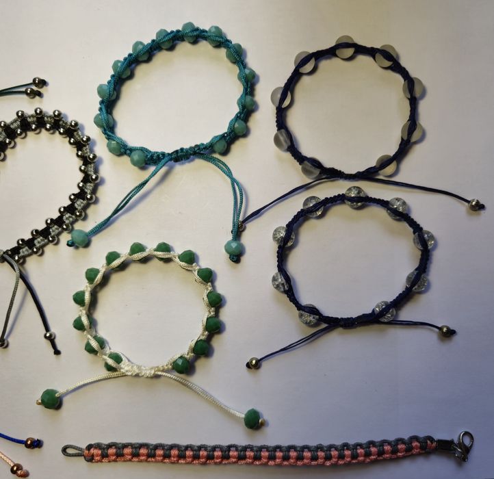 Ръчно изработени гривни от естествени камъни