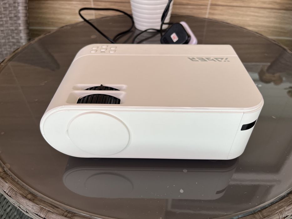 Мини проектор за домашно кино YABER V2