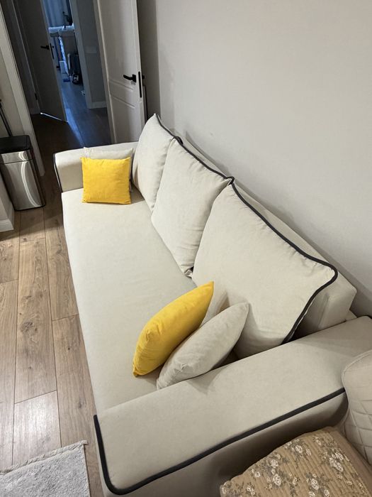 Интерьерный Диван в хорошем состоянии