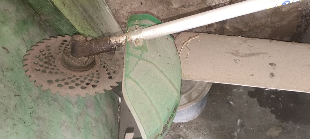 бензиновый триммер Stalker GBC1800.