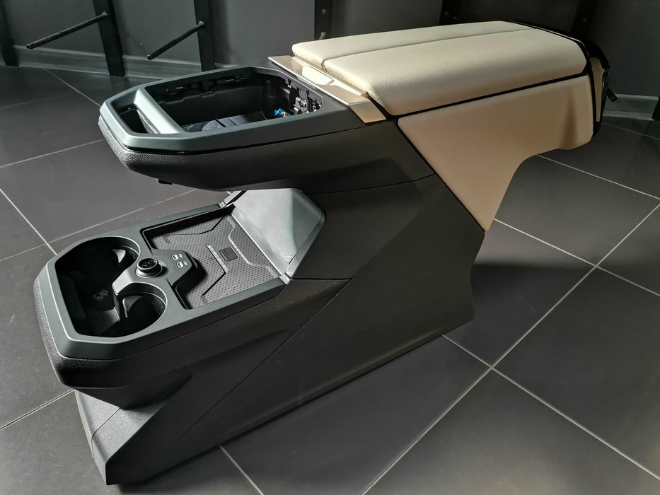 Централна Конзола BMW IX I20 I 20