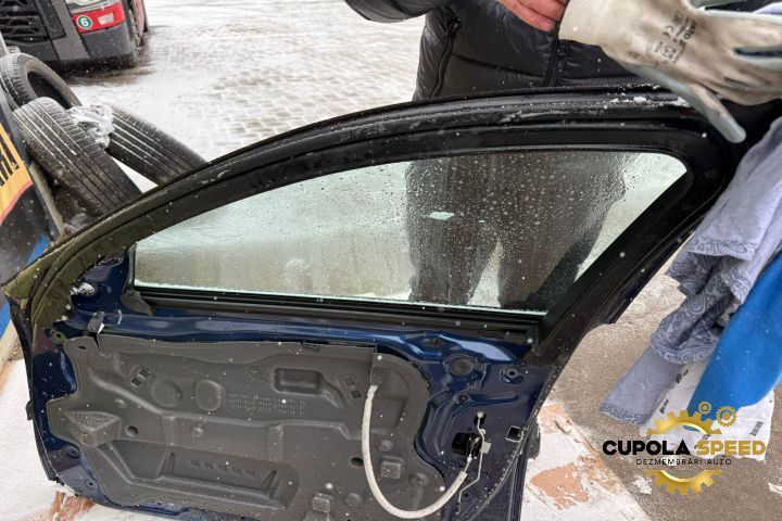 Portiera / usa dreapta fata  culoare MEDITERRANEAN BLUE C10 BMW Seria