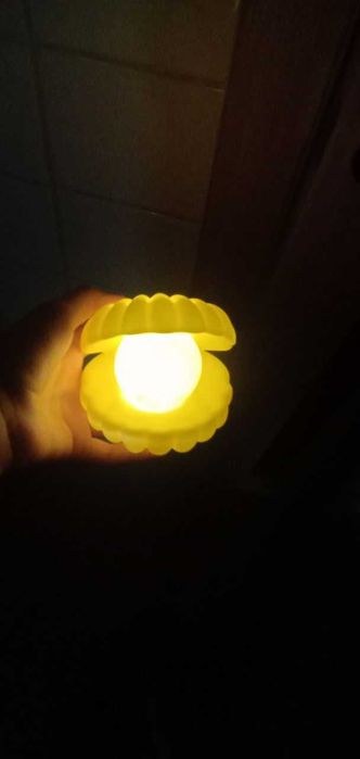 светильник в виде ракушки